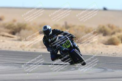 media/Jan-10-2025-CVMA Friday Practice (Fri) [[489e0da257]]/Group 4 and Trackday/Session 4 (Turn 16)/